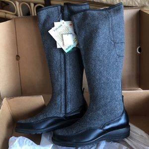 Martino Boots Gray, Brand New, Wool and Leather